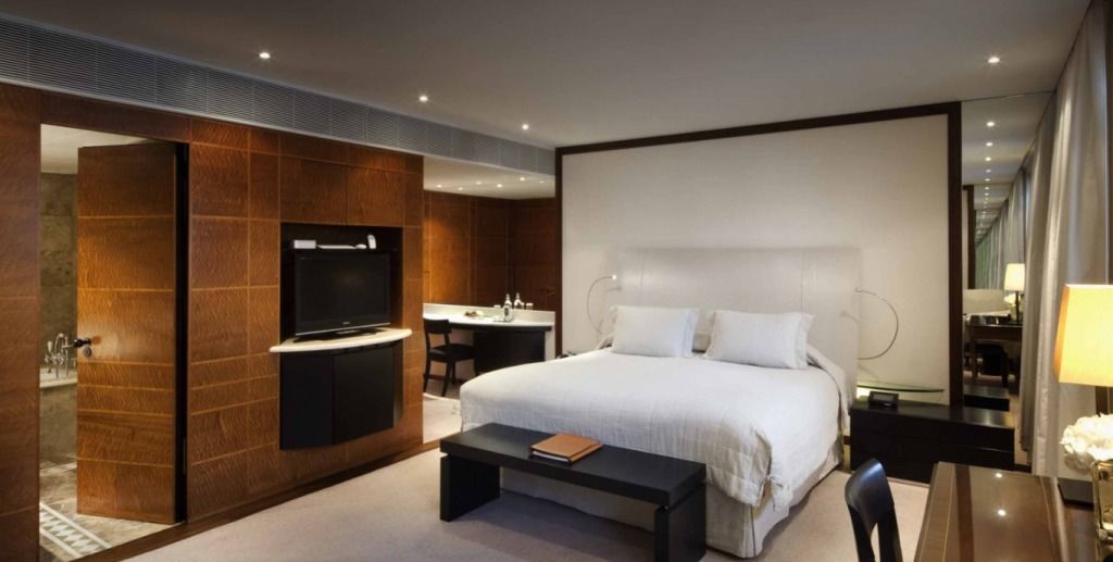 The Halkin 5*