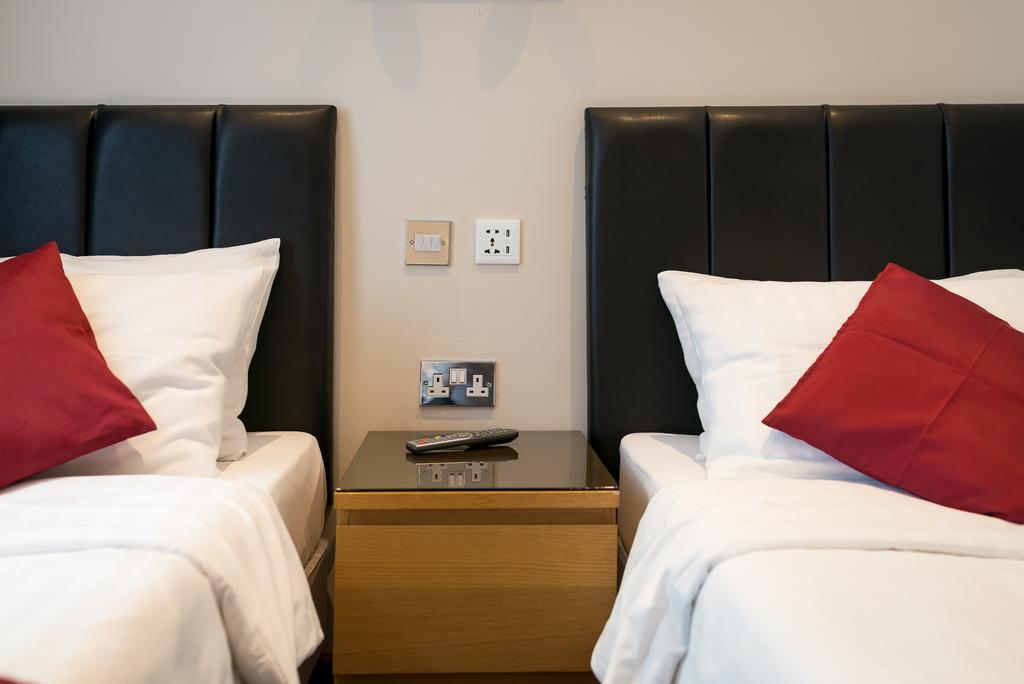 Adria Hotell London