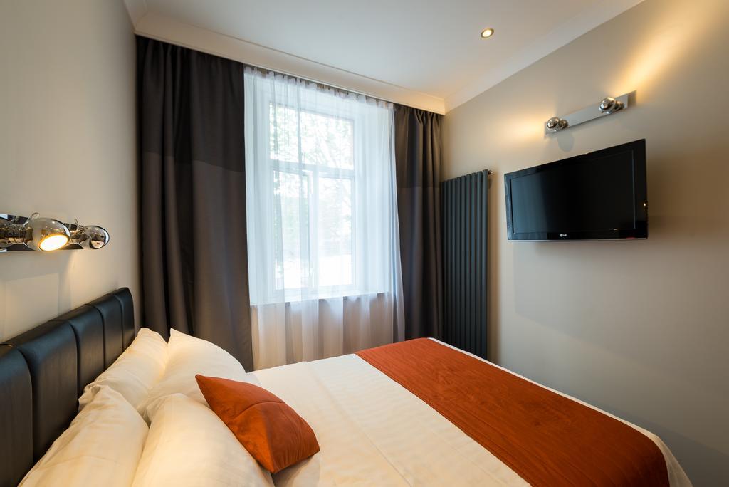Adria Hotell 3*