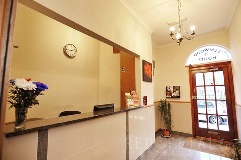 Hotel Elmwood 2*