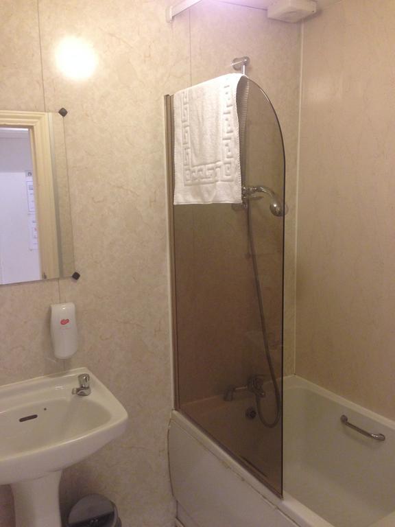 72qt Guest house London