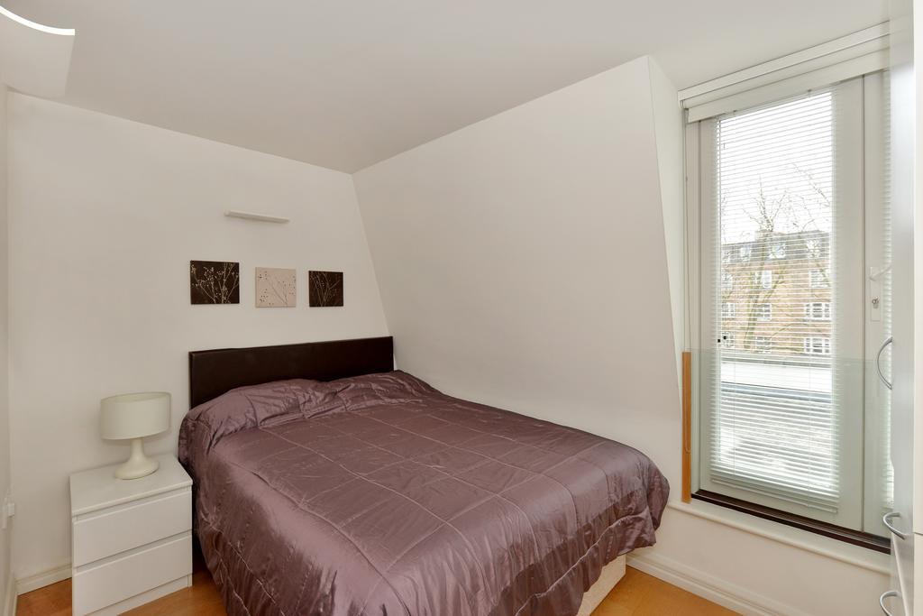 Apartment 101 Lexham Gardens Apt. 9 *