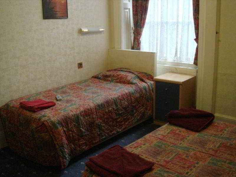 Hotel Boston Court 3*