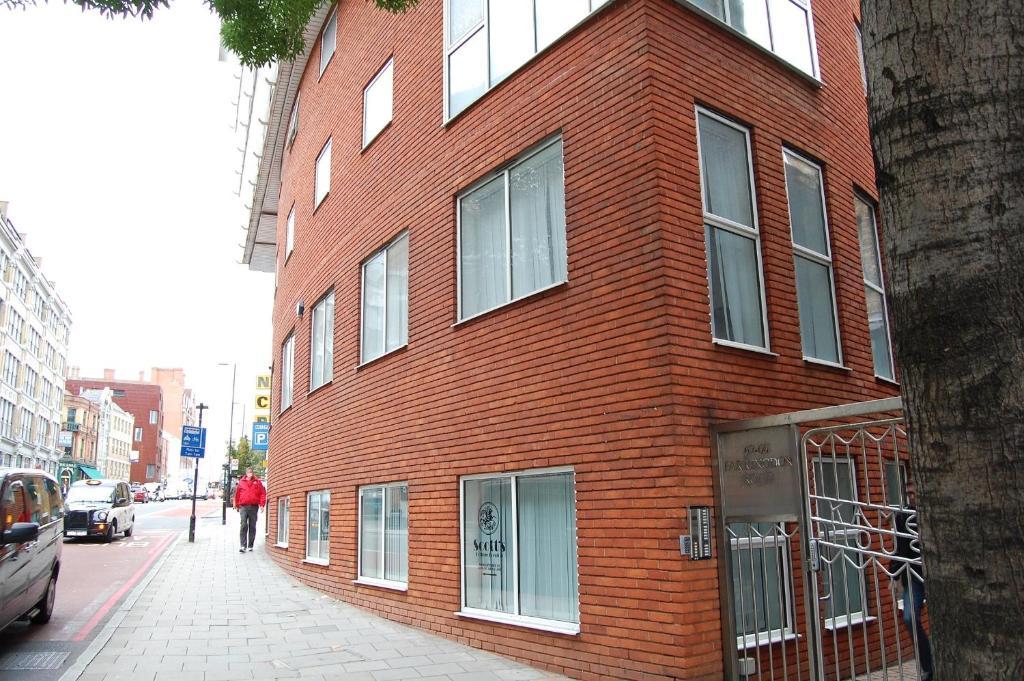 Access Farringdon London