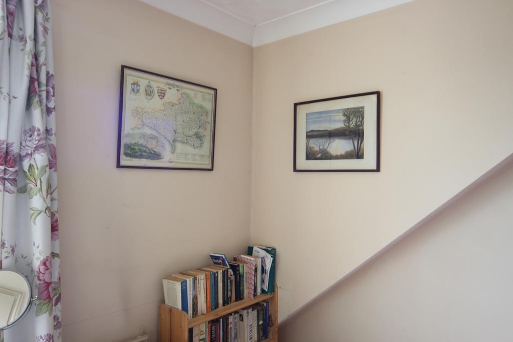 Southfieldsb&bstudios Bed & Breakfast London