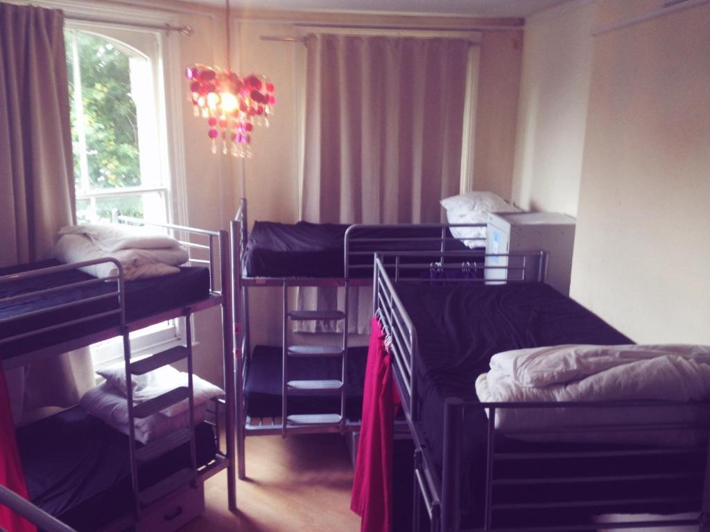 Travel Joy Hostel *