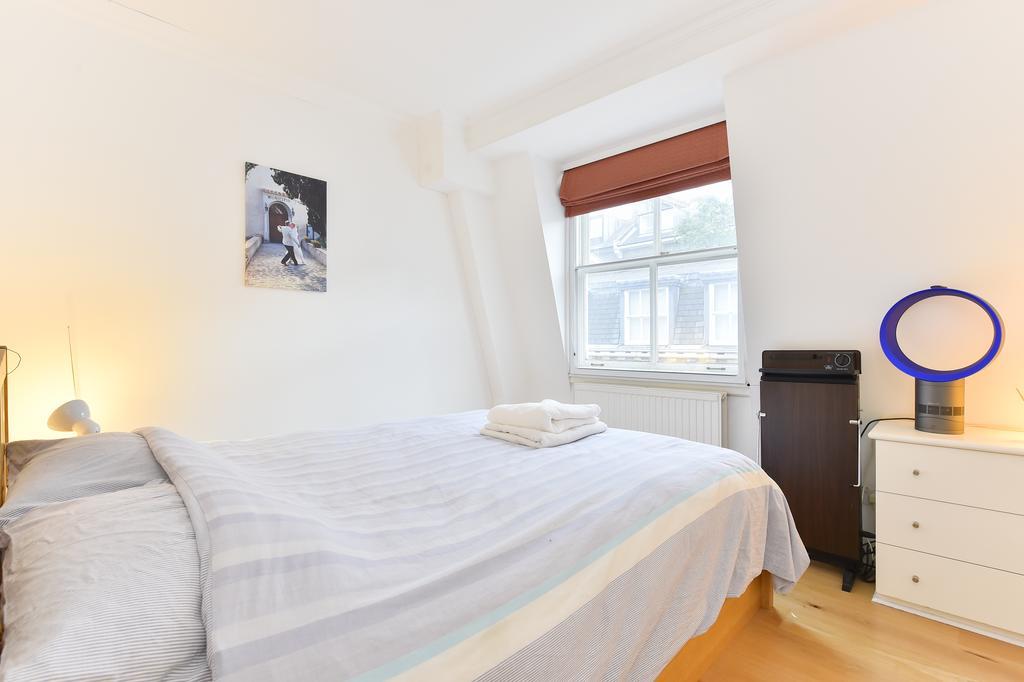 Charming Flat Near Earl's Court Station, 4 Guests Londres