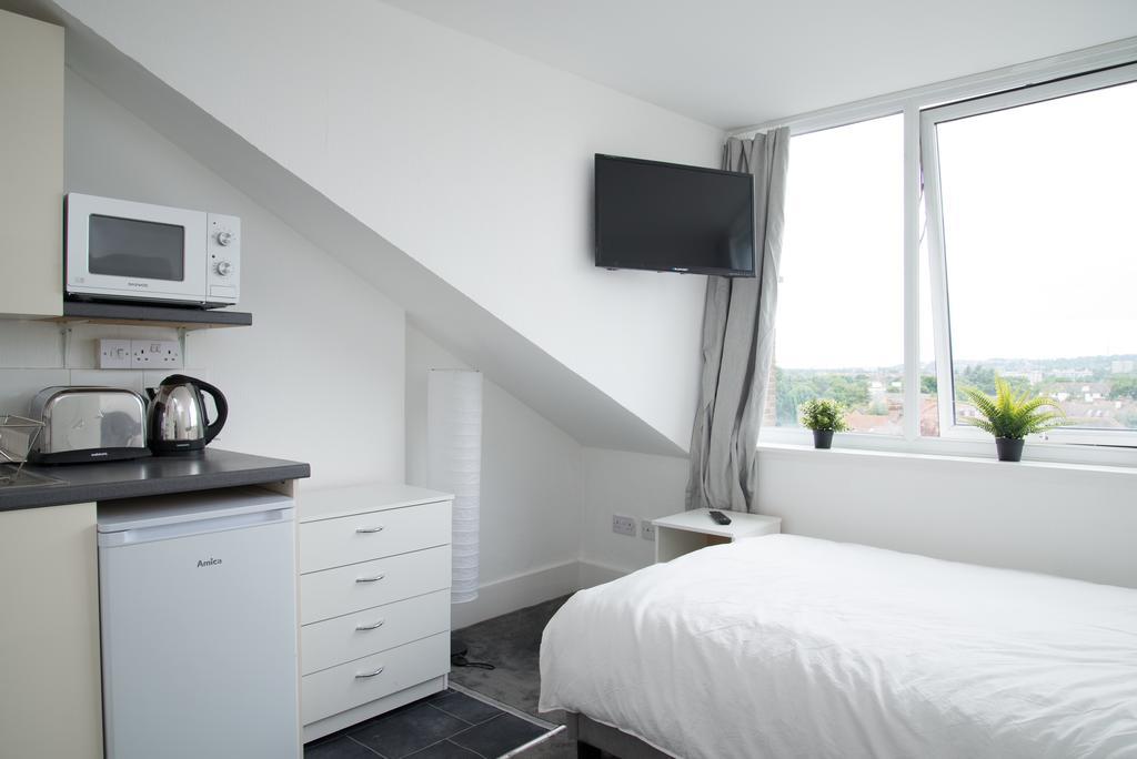 Tlk & - Beckenham Junction * London