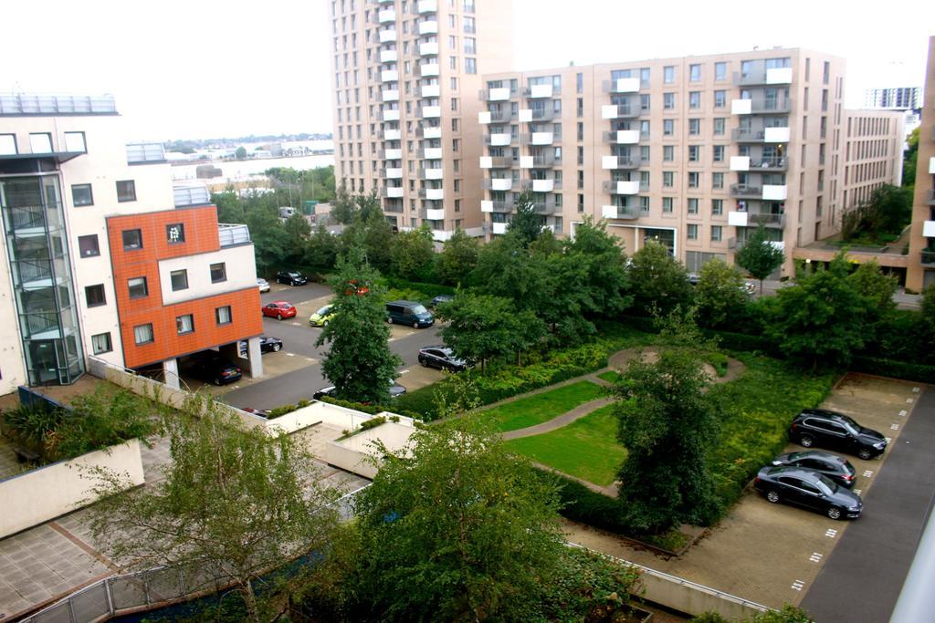 Apartment Wards Wharf Approach London