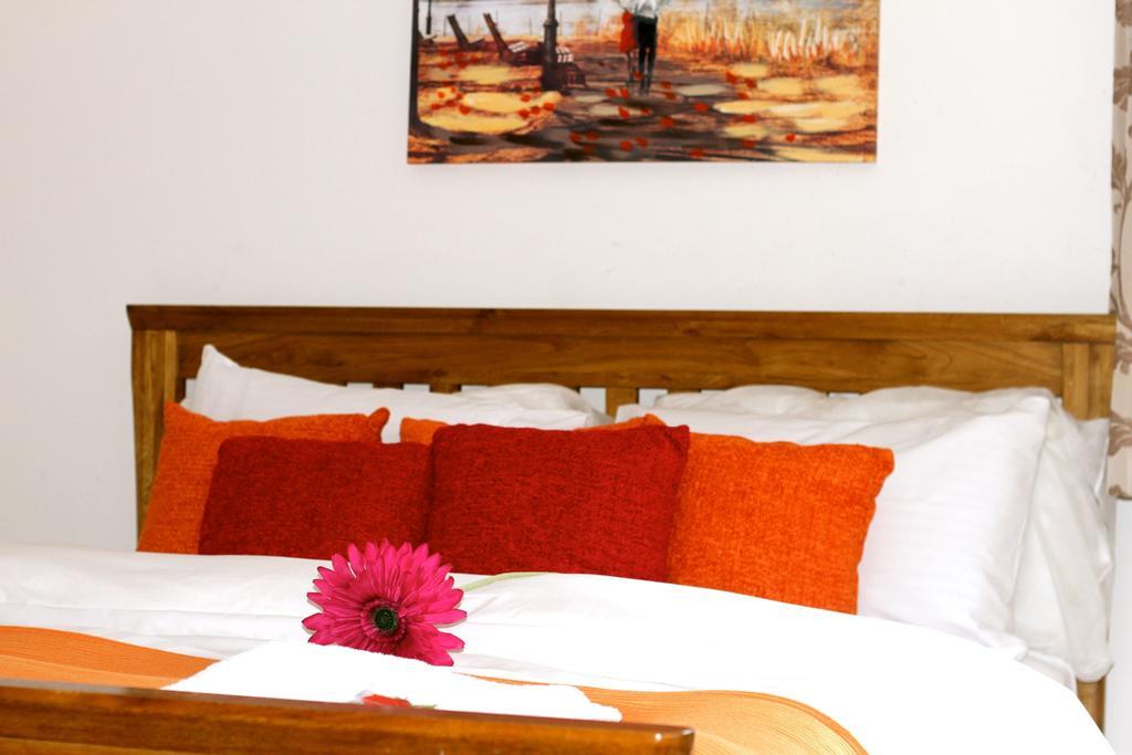 Apartment Wards Wharf Approach London