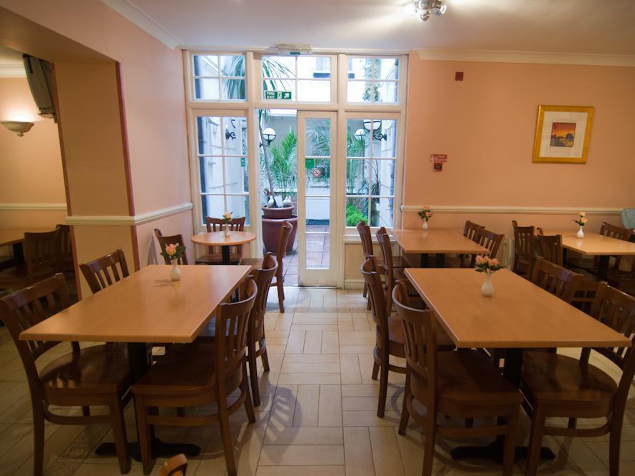 The Gresham Hotel 3*