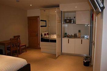 Aparthotel Nox West End Lane I London