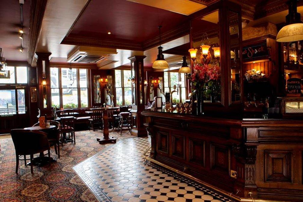 The Mad Hatter 3* Londen
