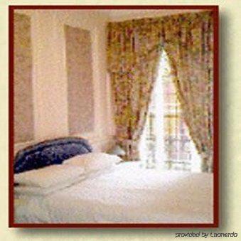 Apartahotel Kensingtoncourt 3*