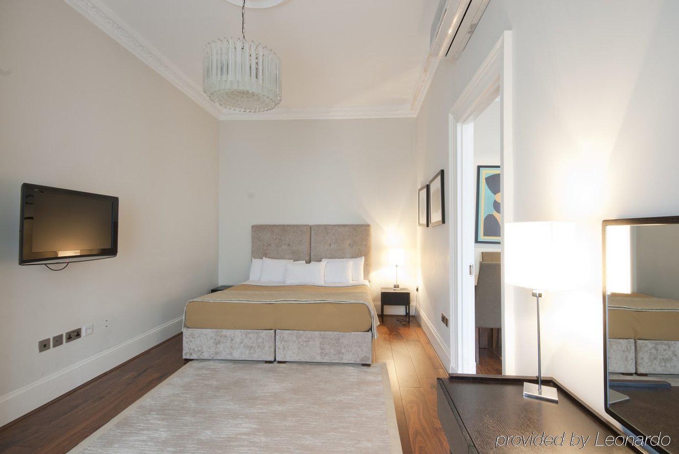 Aparthotel 17 Hertford Street London