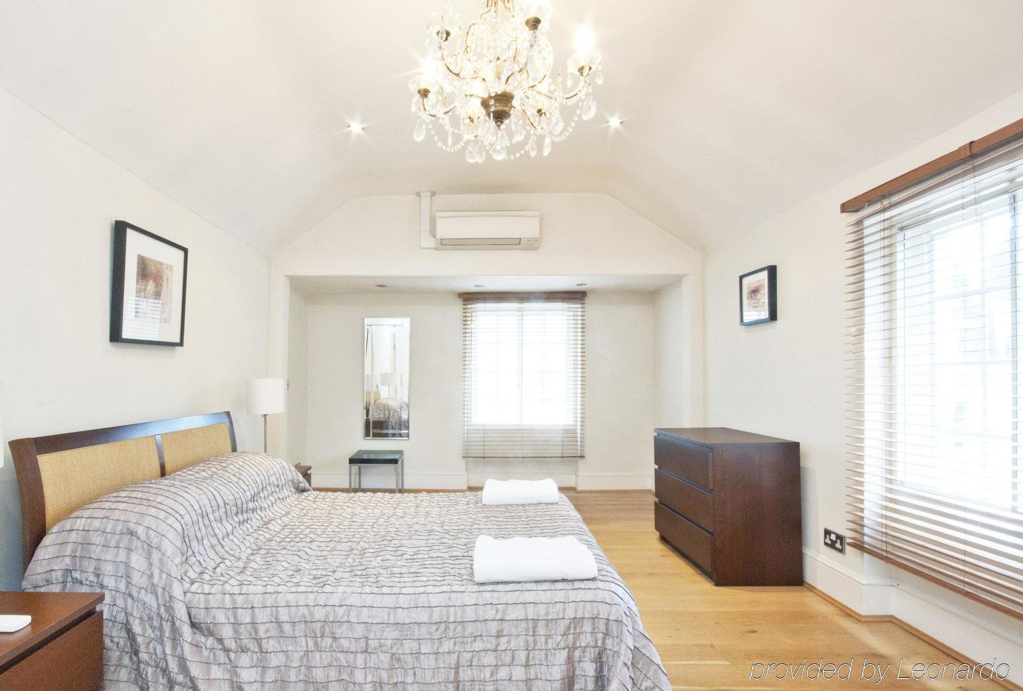 17 Hertford Street Aparthotel 3*