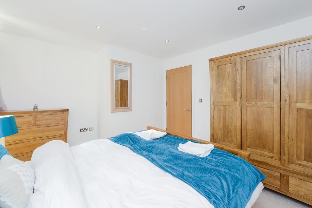 Wards Wharf Approach Apartment