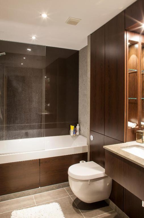 Apartment St George Wharf London