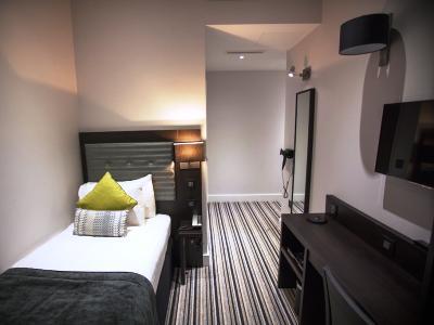 The W14 Kensington 4*