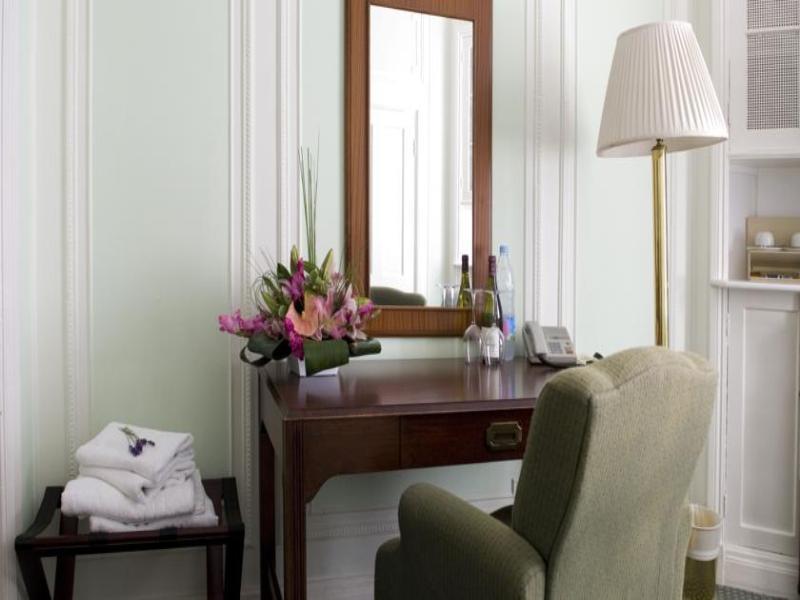Astor Court Hotel 3*