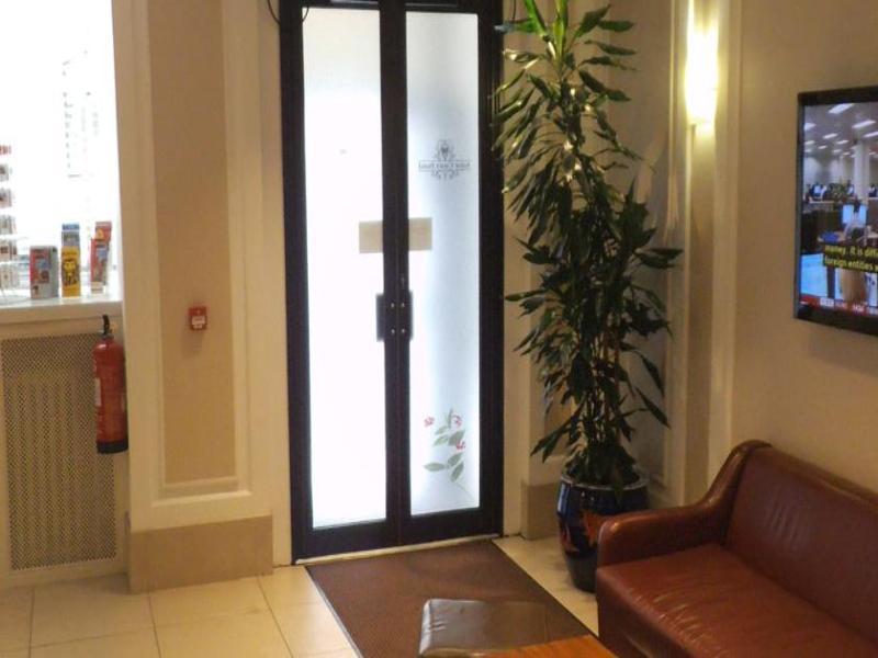 Astor Court Hotel 3*