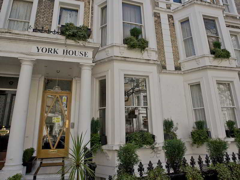 Dylan Earls Court * London