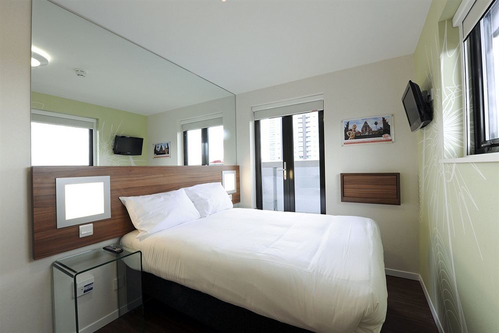 Hotel Point A Westminster London