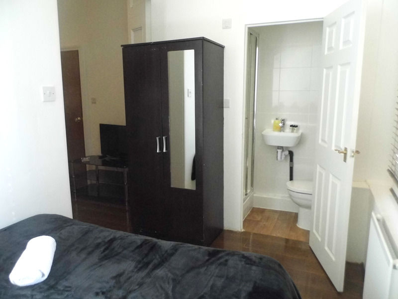 Apartment Hyde Park Gate London