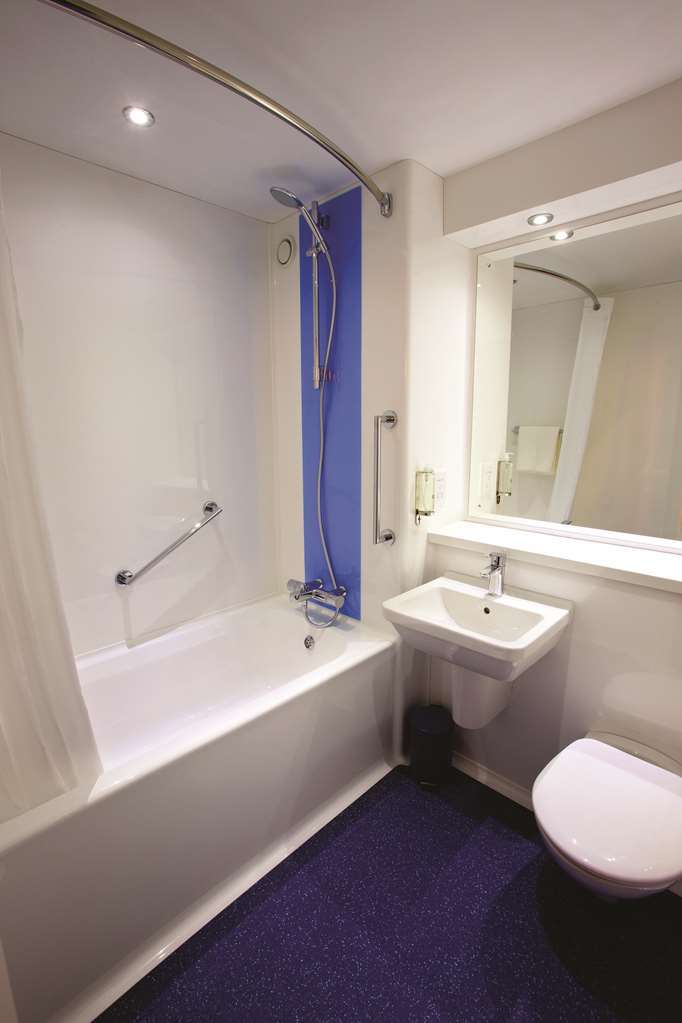 Travelodge Kew Bridge 3* London