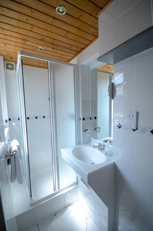 Adria 3* London