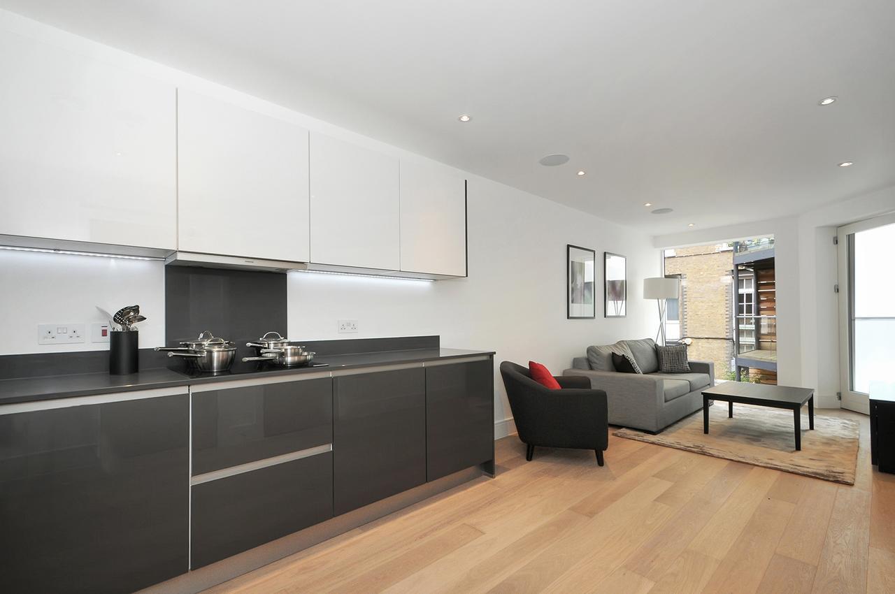Farringdon Deluxe London