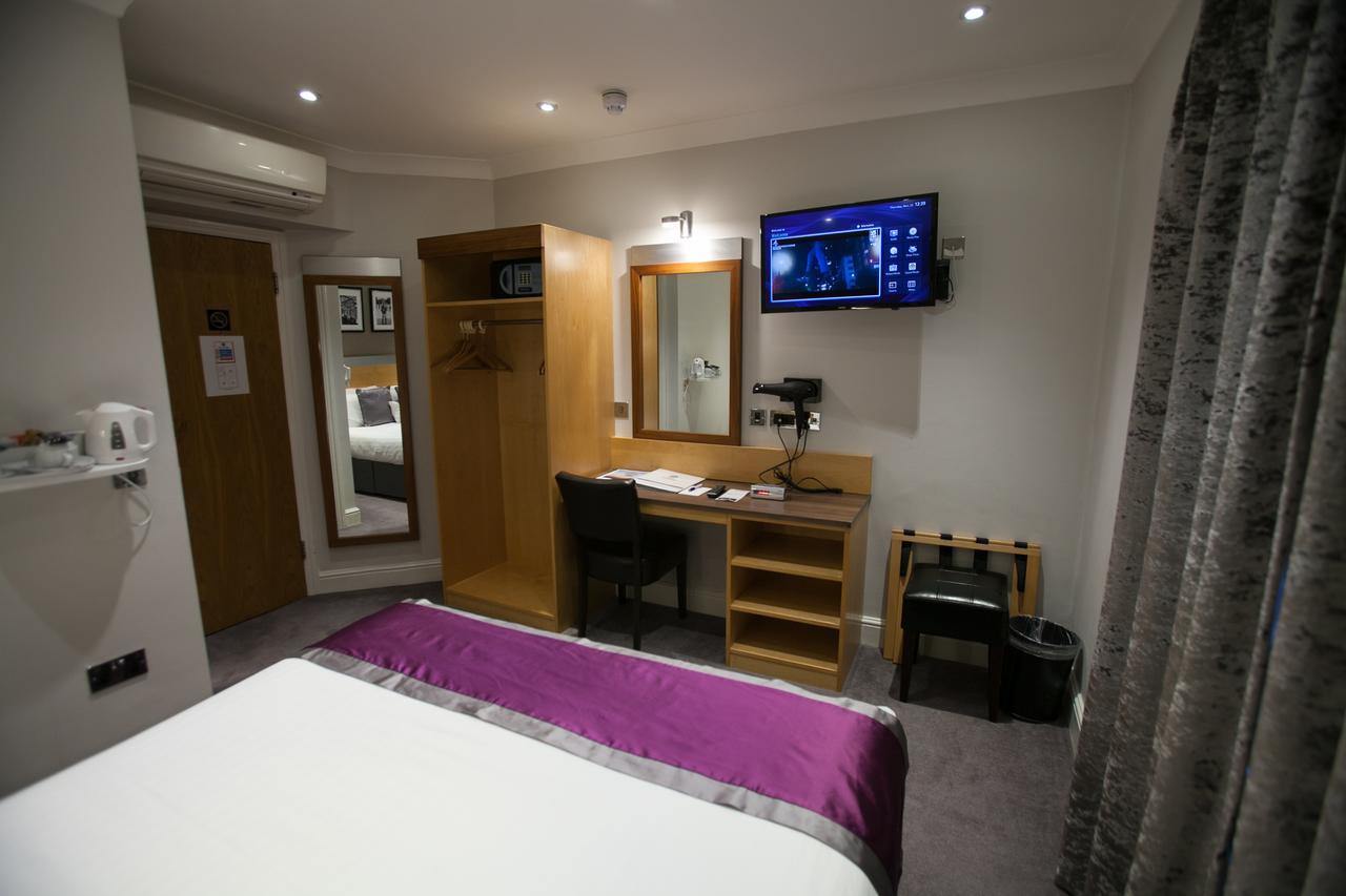 Western Victoria Palace London