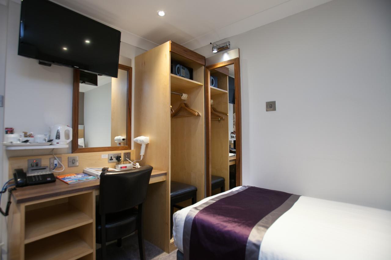Western Victoria Palace London