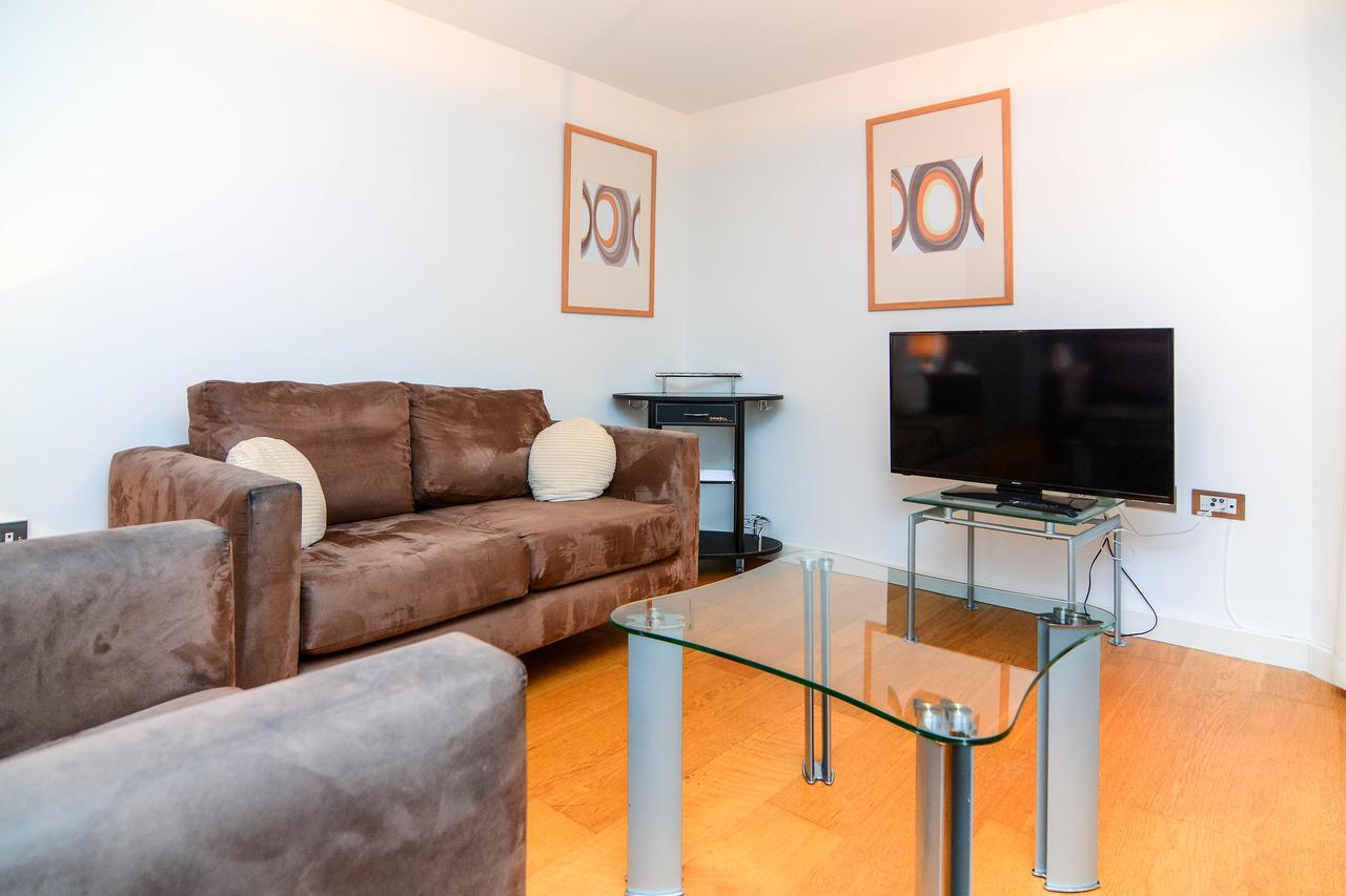 Wharf - Water Gardens Apartment