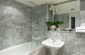 Europa House 4* London