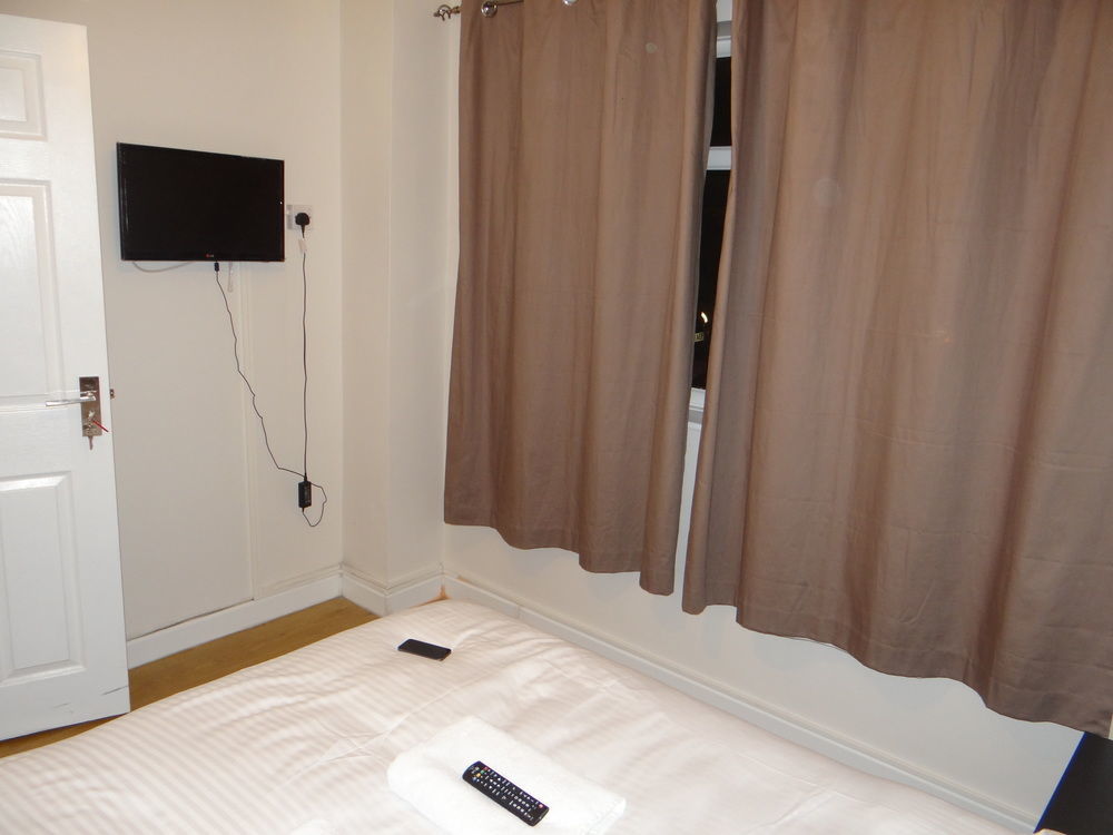 Guest house Vallance Road House London