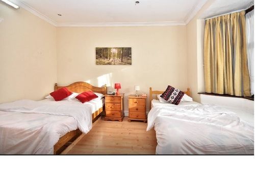 Guest house Vallance Road House London