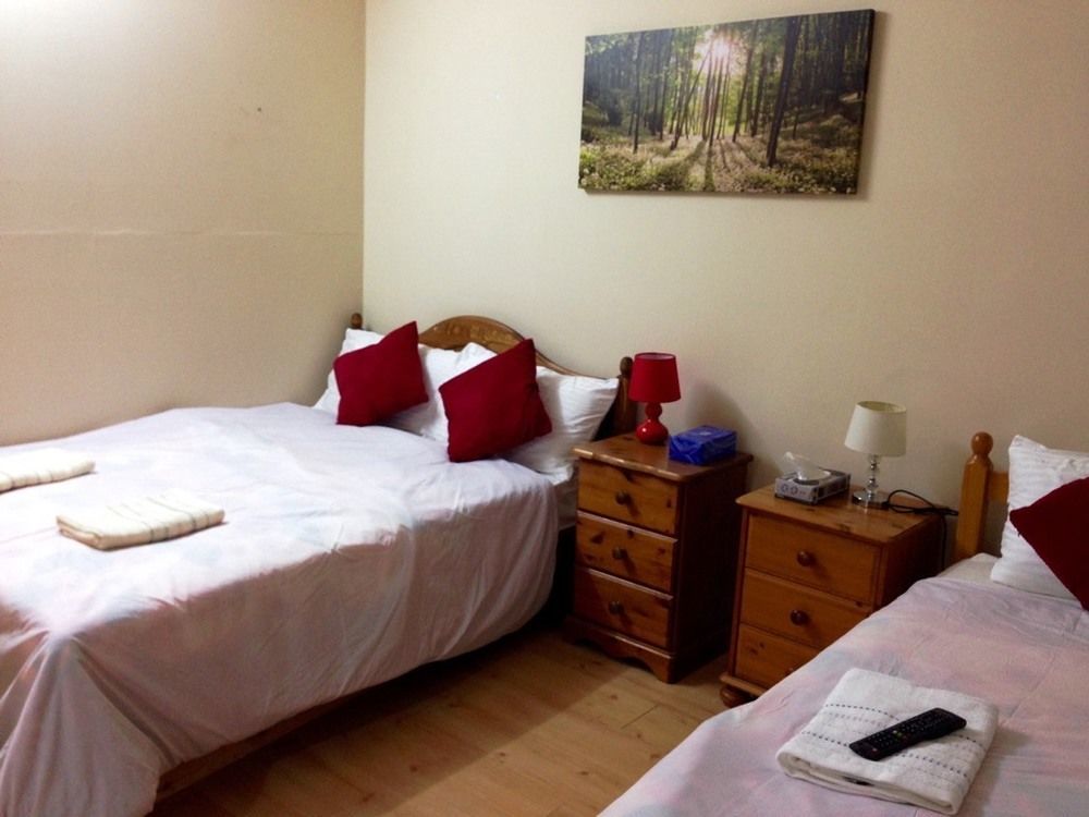 Guest house Vallance Road House