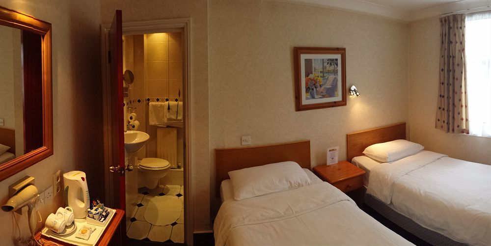 Hotell Adria 3*