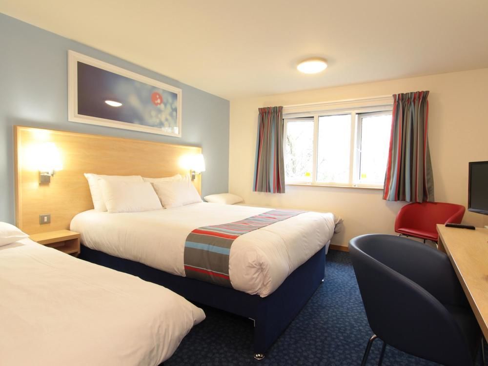 Travelodge Road Hotel