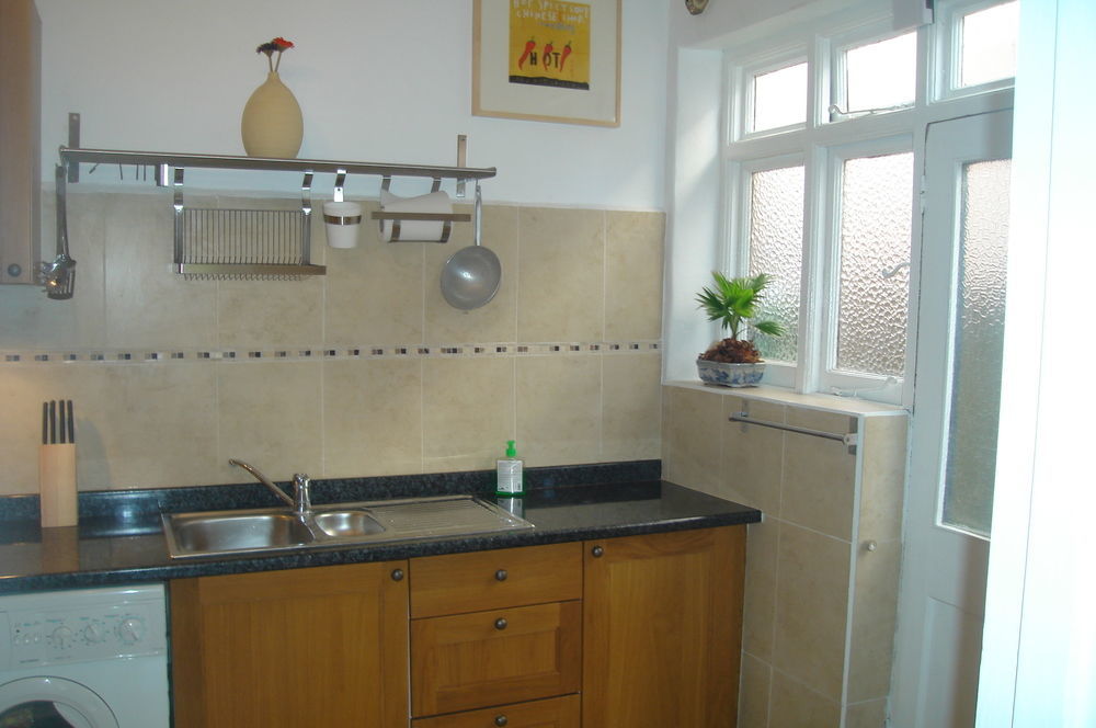 Lovely Garden Apartment In Wimbledon Town Centre With Private Parking By Wimbledon Holiday Lets Apartment