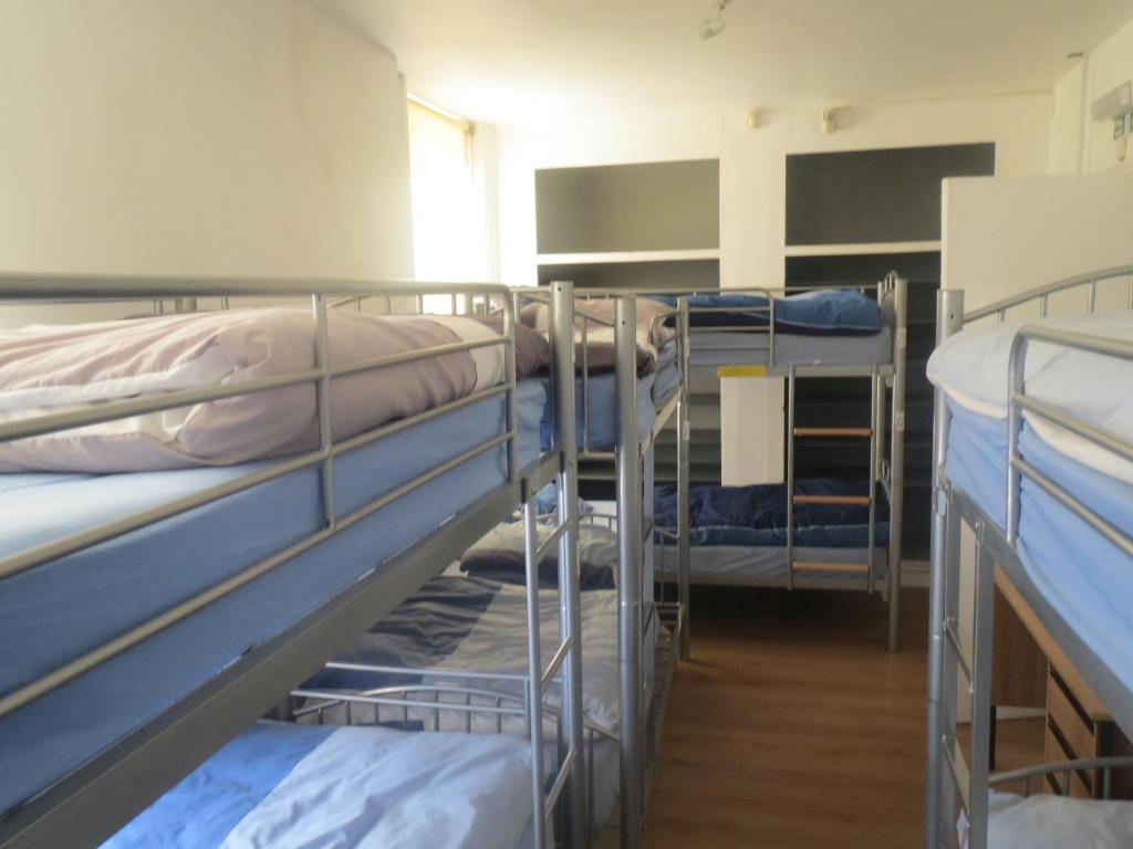 4 Star Piccadilly Hotel 2*