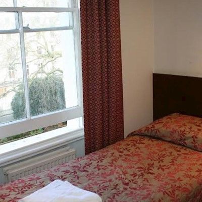 Wedgewood Hotel 2*