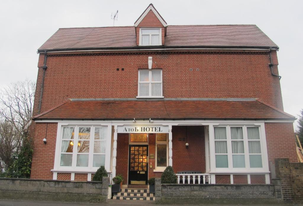 A To B Guest house London