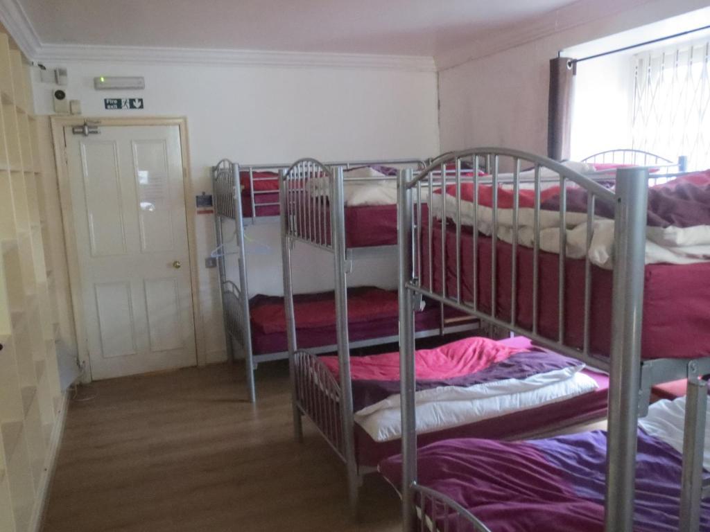 4 Star Piccadilly Hotel 2*