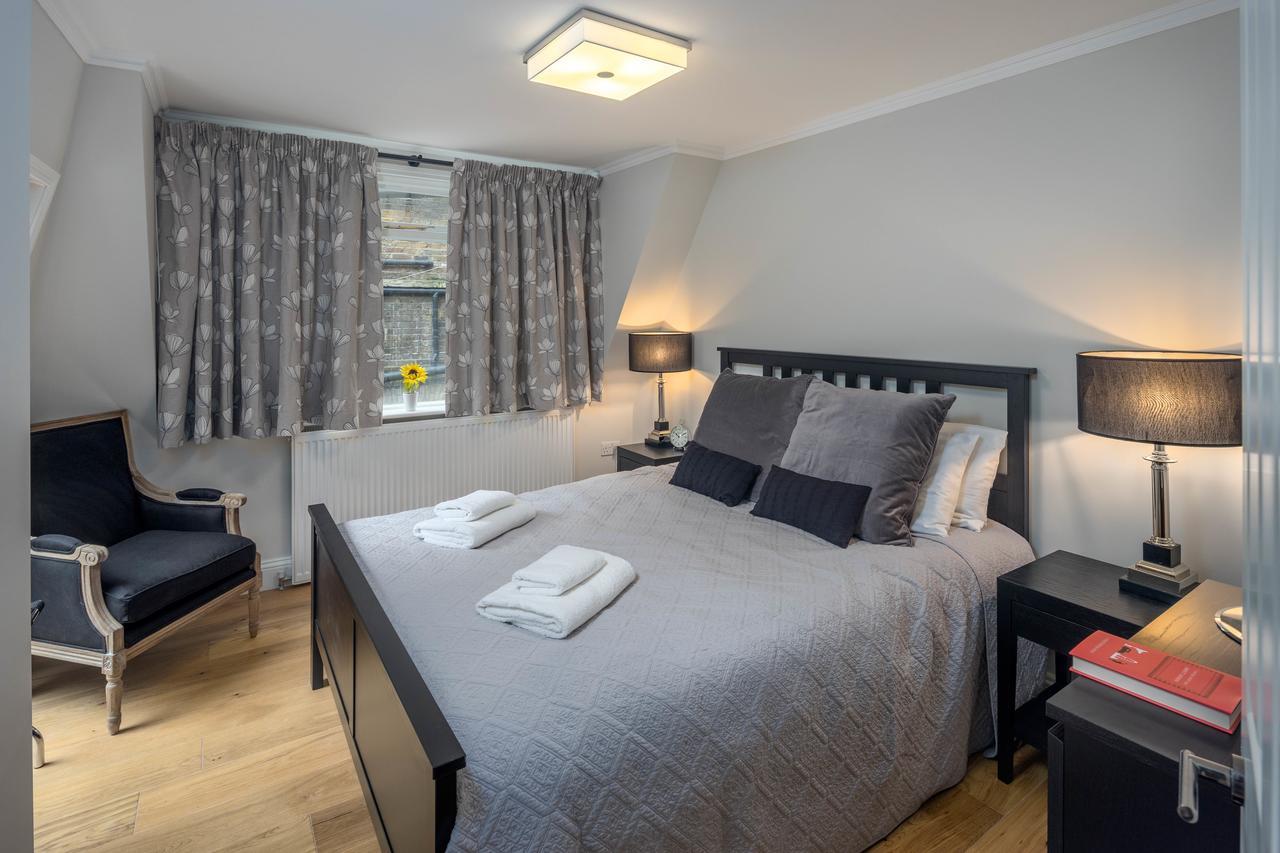 The Linden Gardens Apartment *