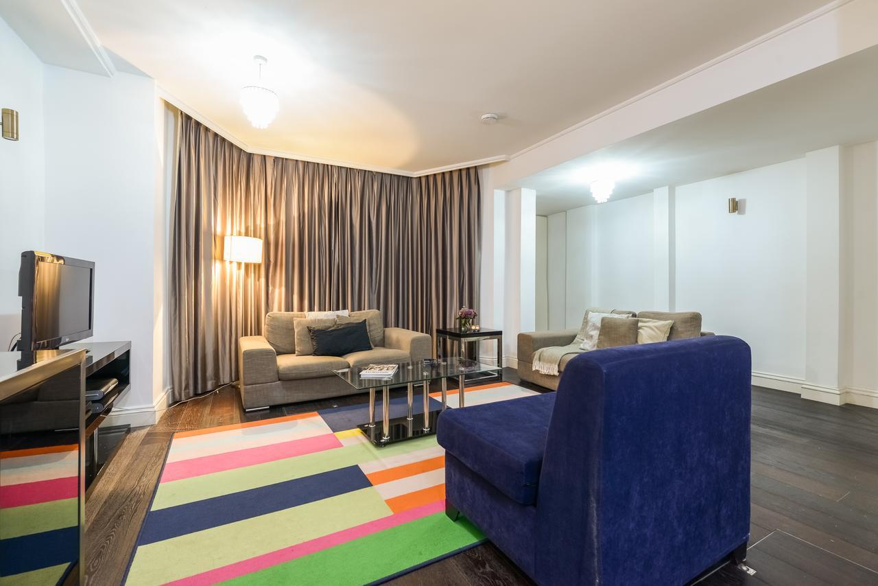 Knightsbridge Apartments * London