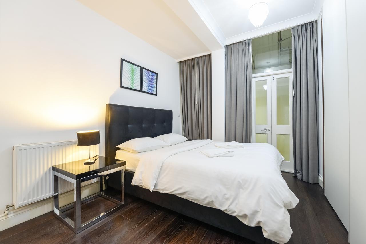 Knightsbridge Apartments Apartment