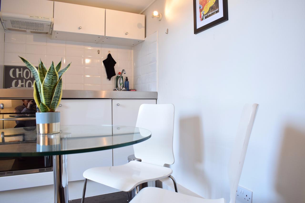 1 Bedroom Flat In Notting Hill With Mezzanine Apartment