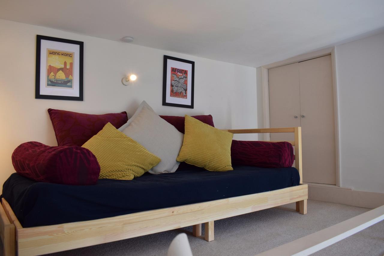 1 Bedroom Flat In Notting Hill With Mezzanine London